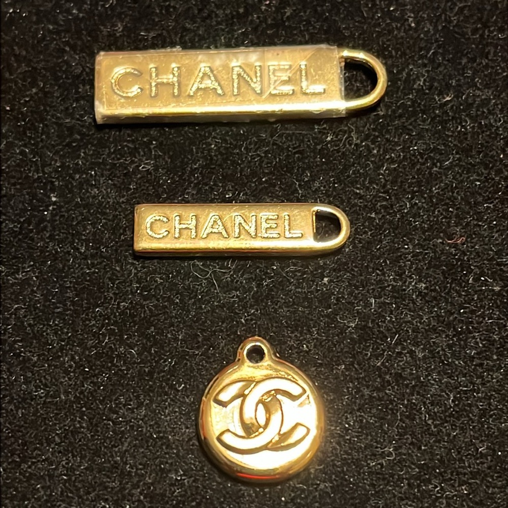 Shanel CC Gold Logo Pull Zippers - Picture 17 of 17